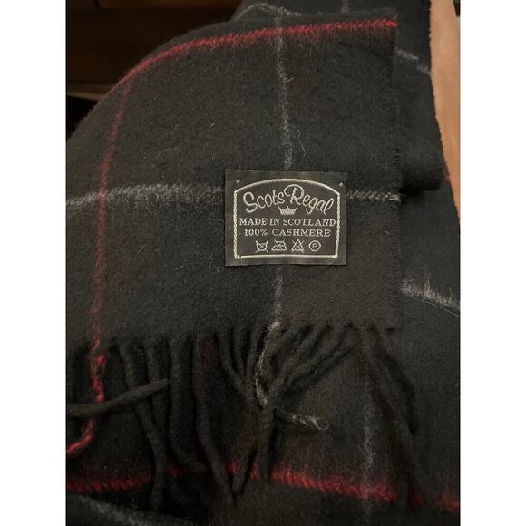Scots Regal 100% Cashmere Scarf Black Gray Red Plaid Fringe Made in Scotland - Picture 2 of 3
